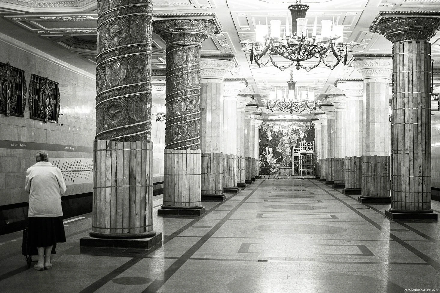 Saint Petersburg Russia street photography Samsung NX-20 mirrorless Part II shot 01