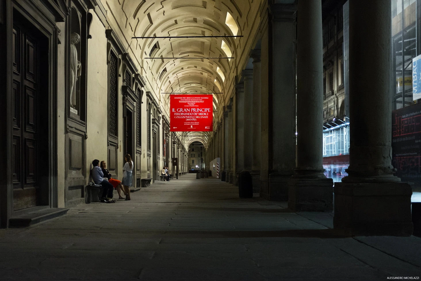 Florence night street photography Fujifilm X100s high ISO 6400 shot 01