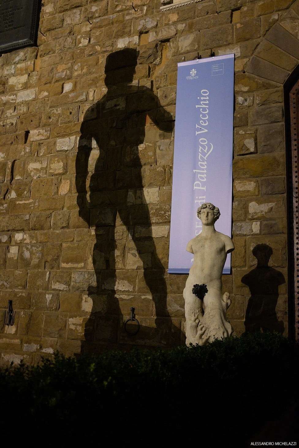 Florence night street photography Fujifilm X100s high ISO 6400 shot 02
