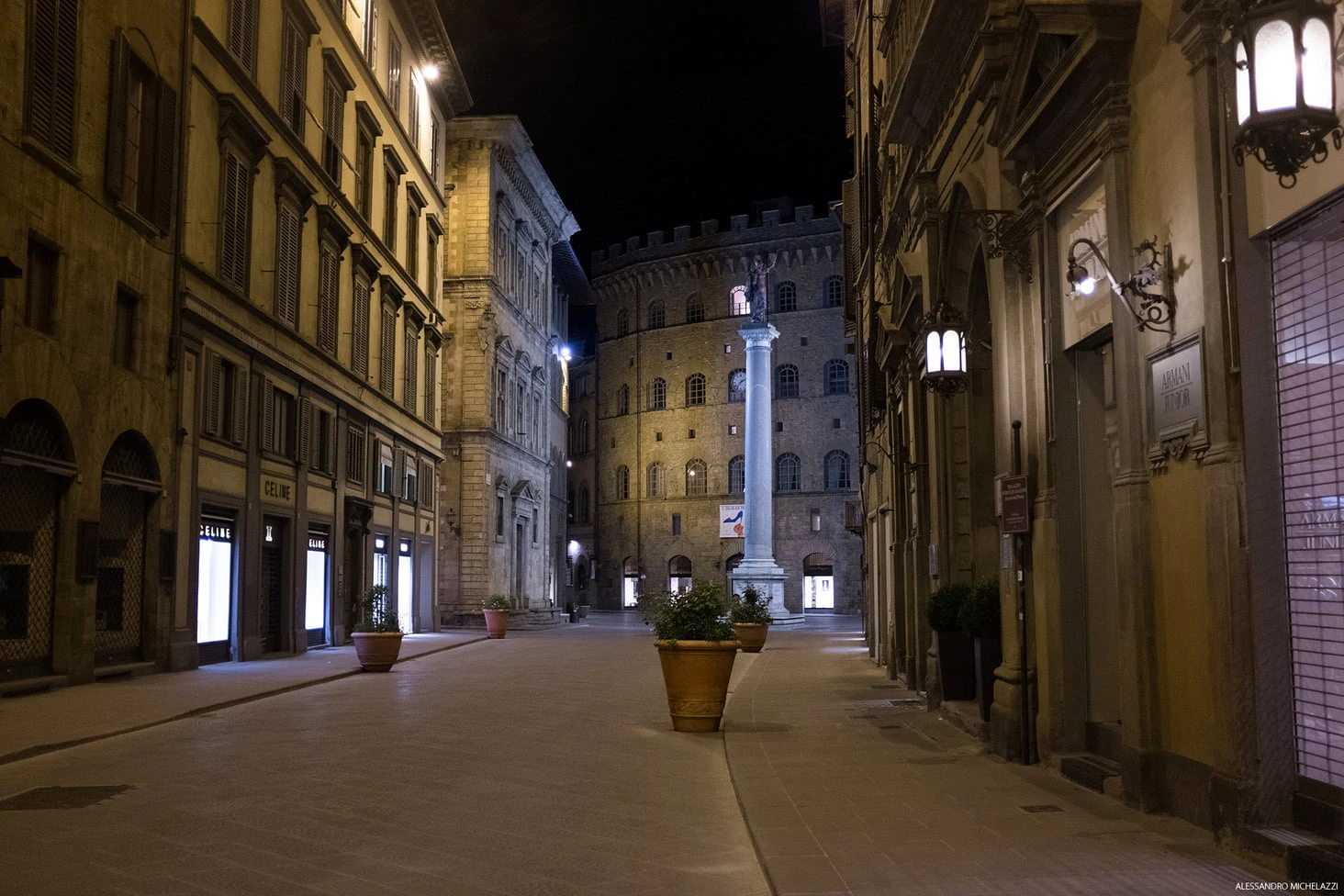 Florence night street photography Fujifilm X100s high ISO 6400 shot 04