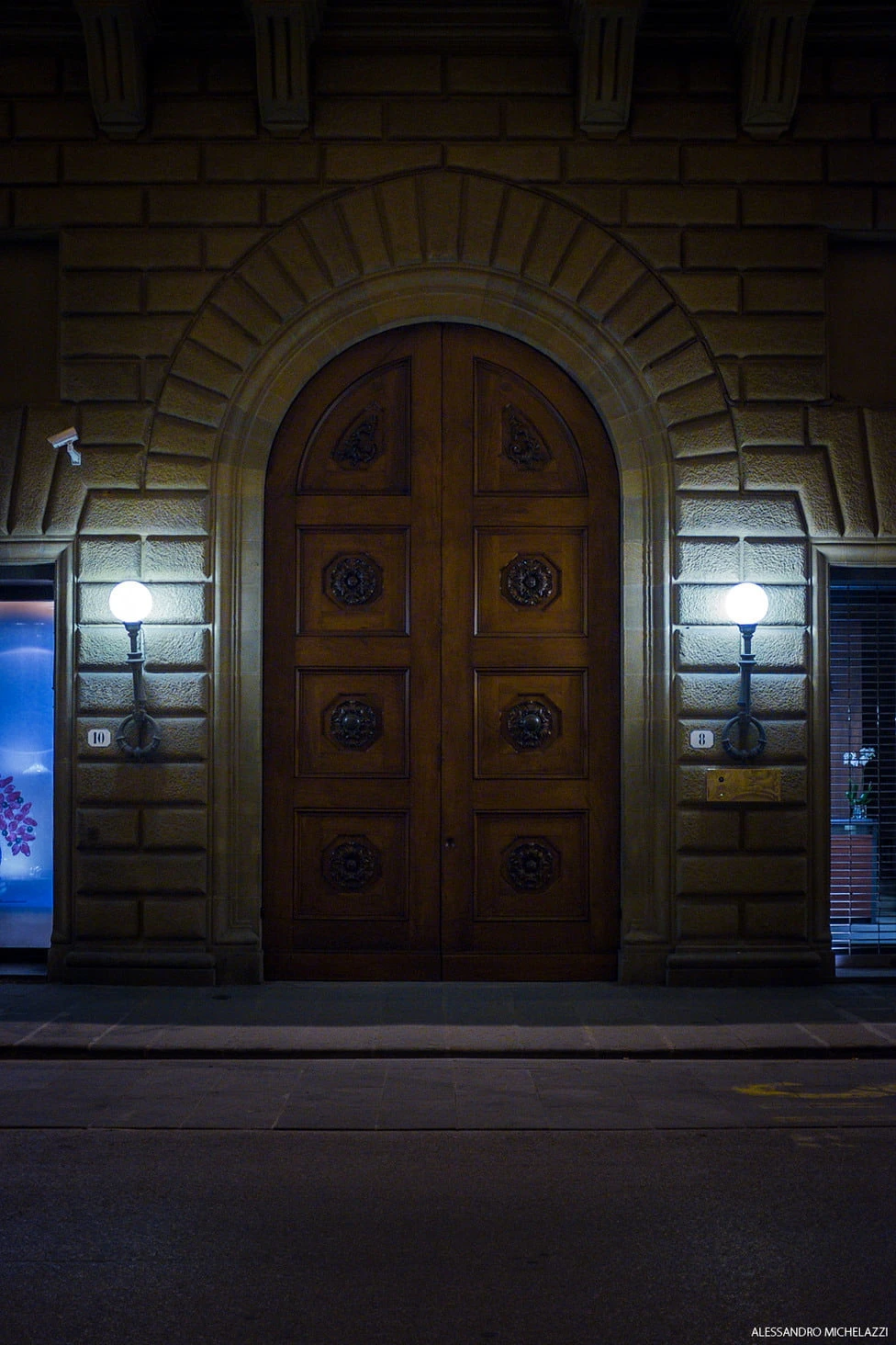 Florence night street photography Fujifilm X100s high ISO 6400 shot 10
