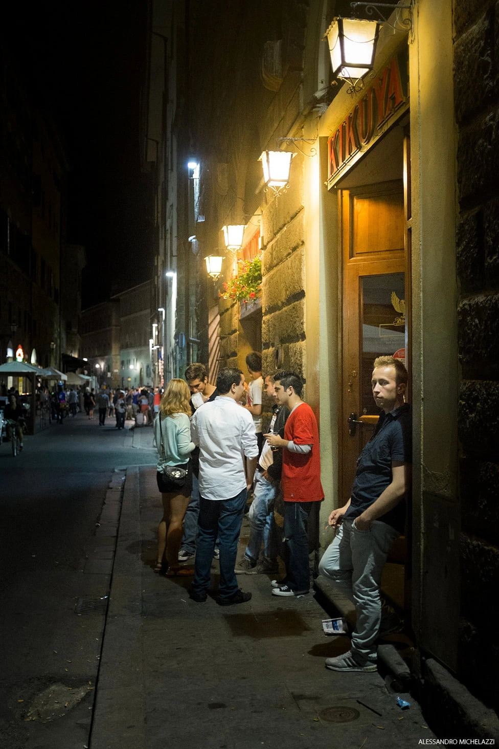 Florence night street photography Fujifilm X100s high ISO 6400 shot 13