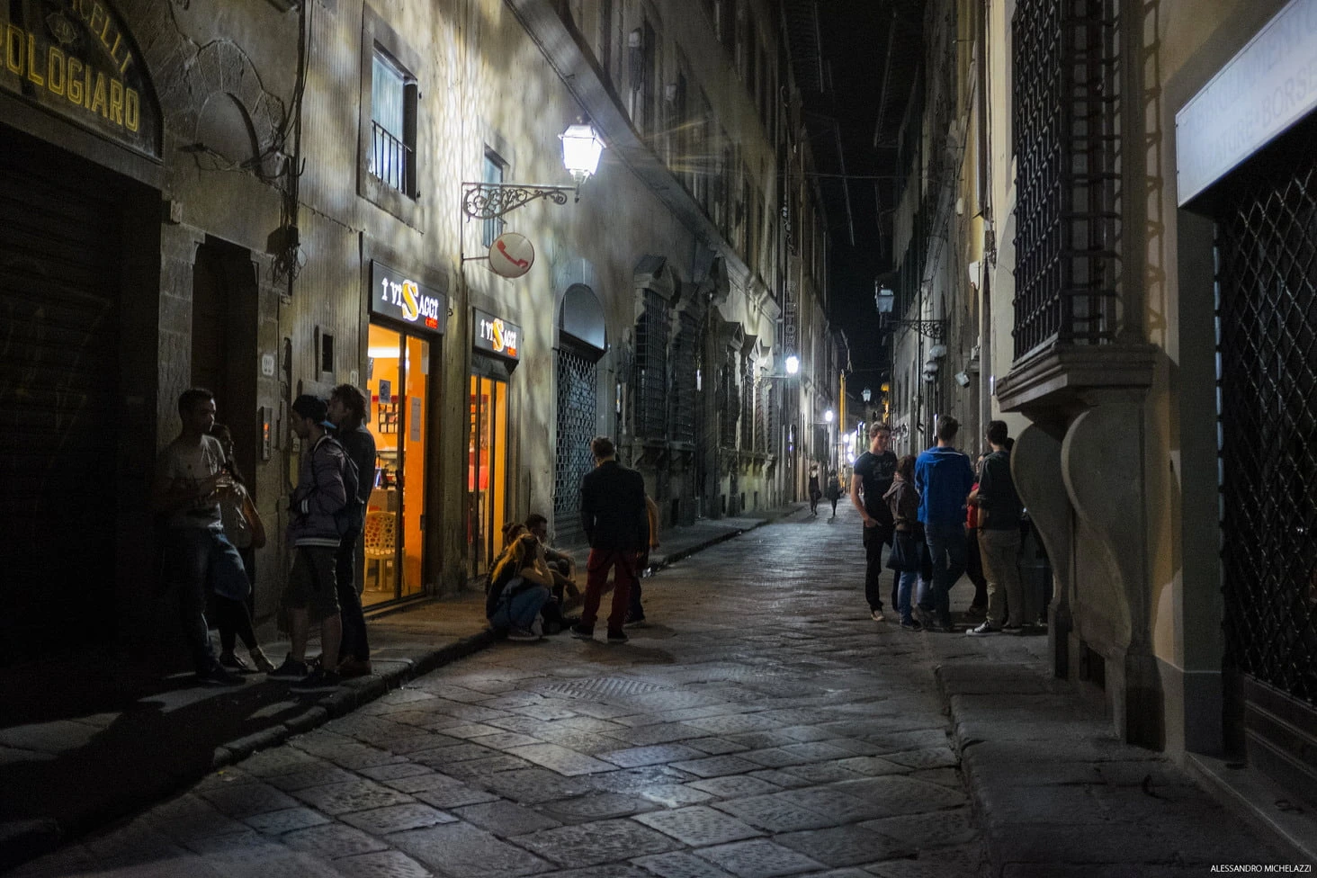 Florence night street photography Fujifilm X100s high ISO 6400 shot 24