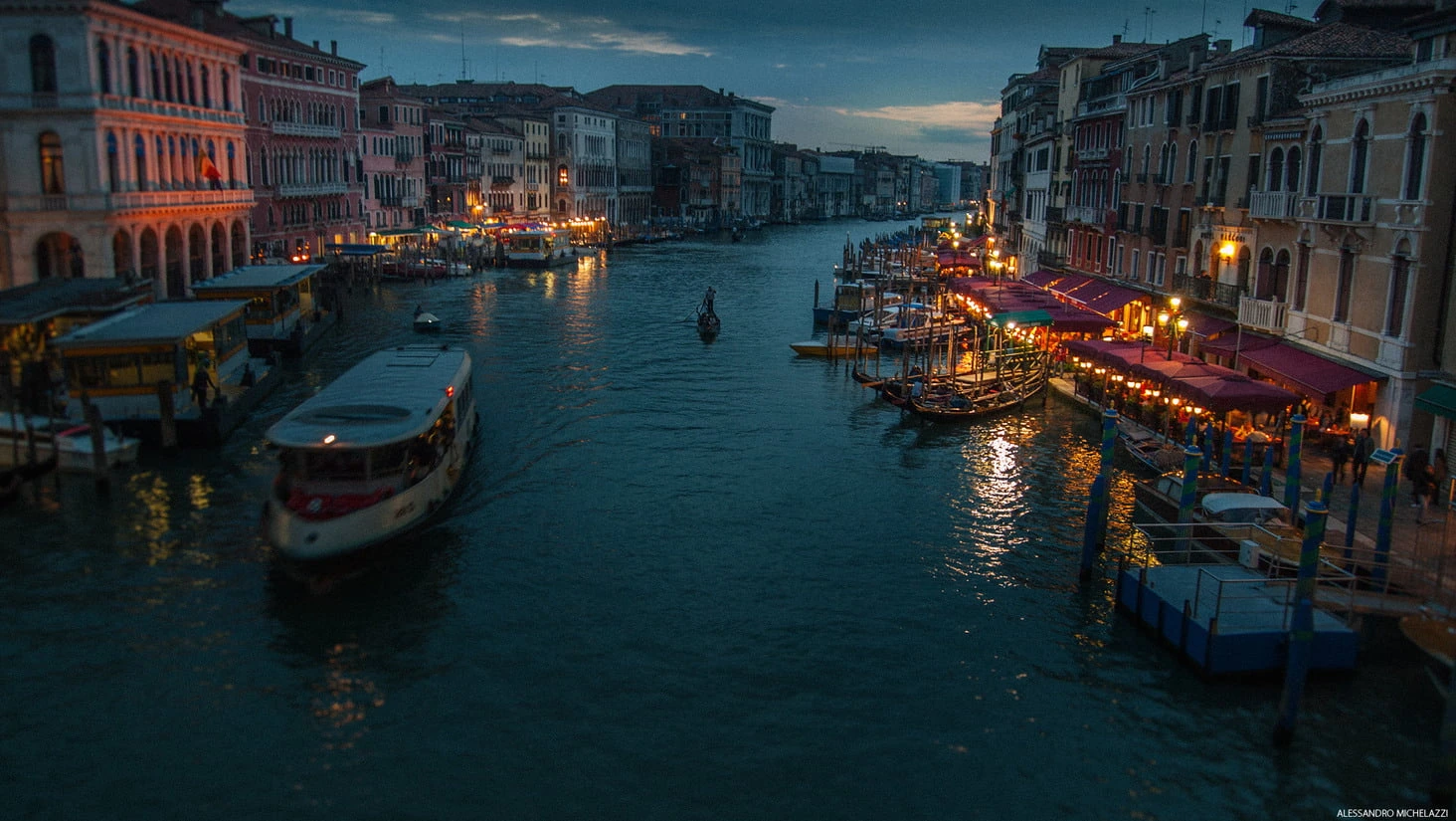 Venice Italy travel photography Olympus Pen E-P1 Samsung NX-100 mirrorless cover shot