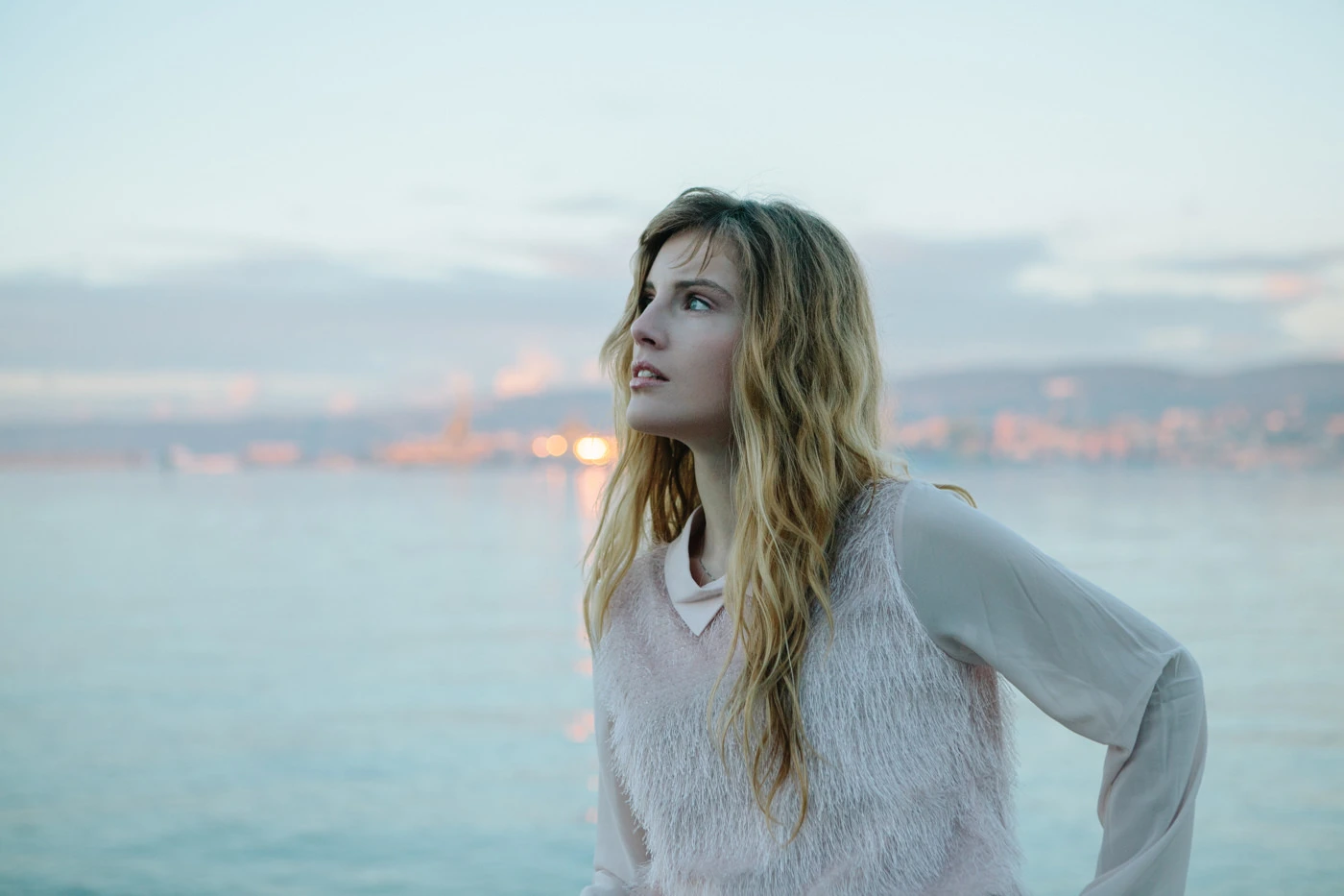 Alessia seaside portrait Trieste Canon EOS 6D 24-70mm f2.8 shot 08