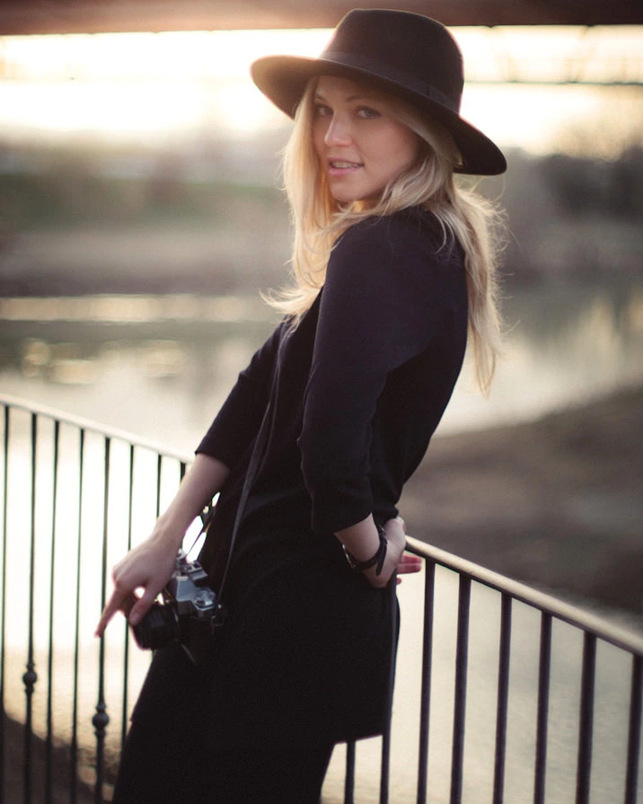 Olya portrait natural light Pentax Super Takumar 50mm f1.4 VSCO Cam shot 06