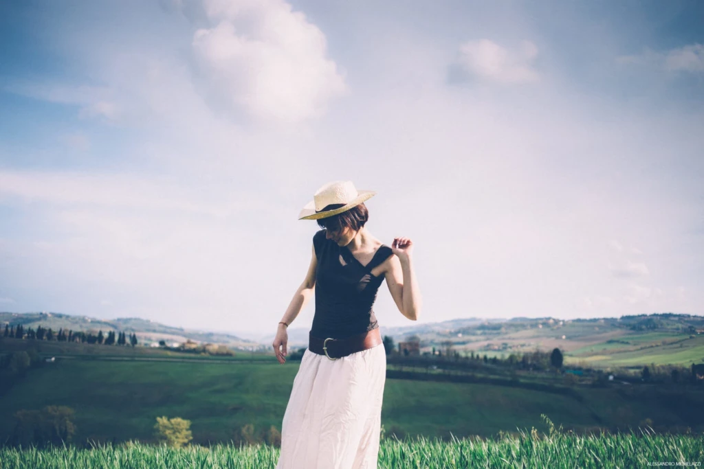 Azzurra portrait Chianti Tuscany Canon EOS 6D 40mm f2.8 pancake cover shot