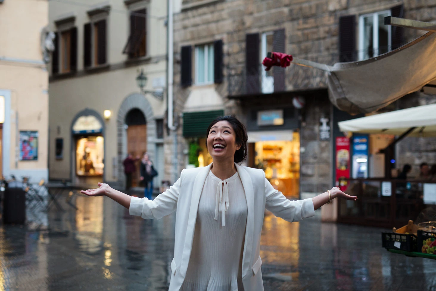 Marian portrait Florence rain Sigma 50mm 35mm Art series Canon shot 01
