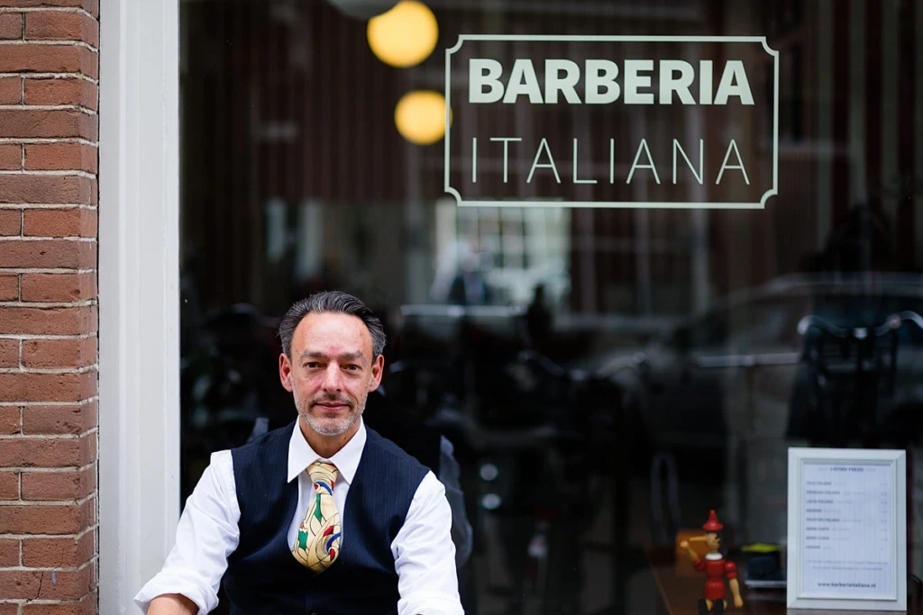 Barberia Italiana Amsterdam Massimiliano Giuli barber shop Fujifilm X100T cover shot