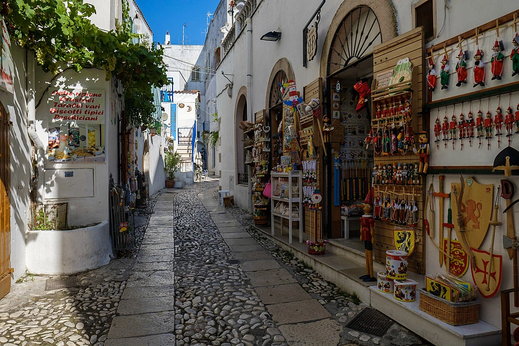Italy travel photo trip Rome Abruzzo Puglia Fujifilm X-Pro2 shot 30