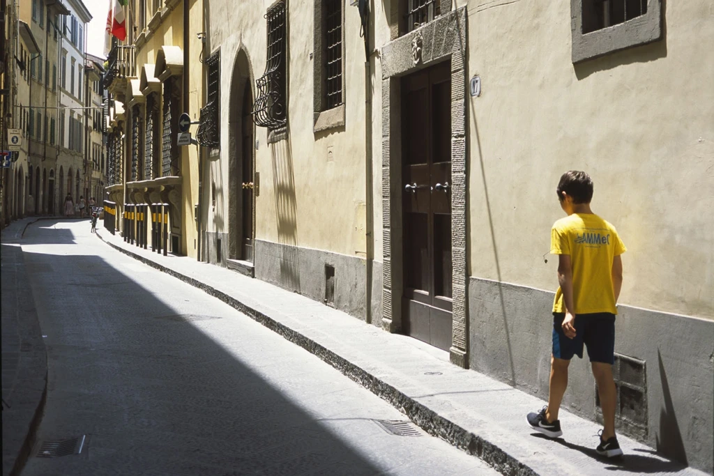 Florence street life series 2018 analog frame shot on Fujifilm GA645i Velvia 100F film