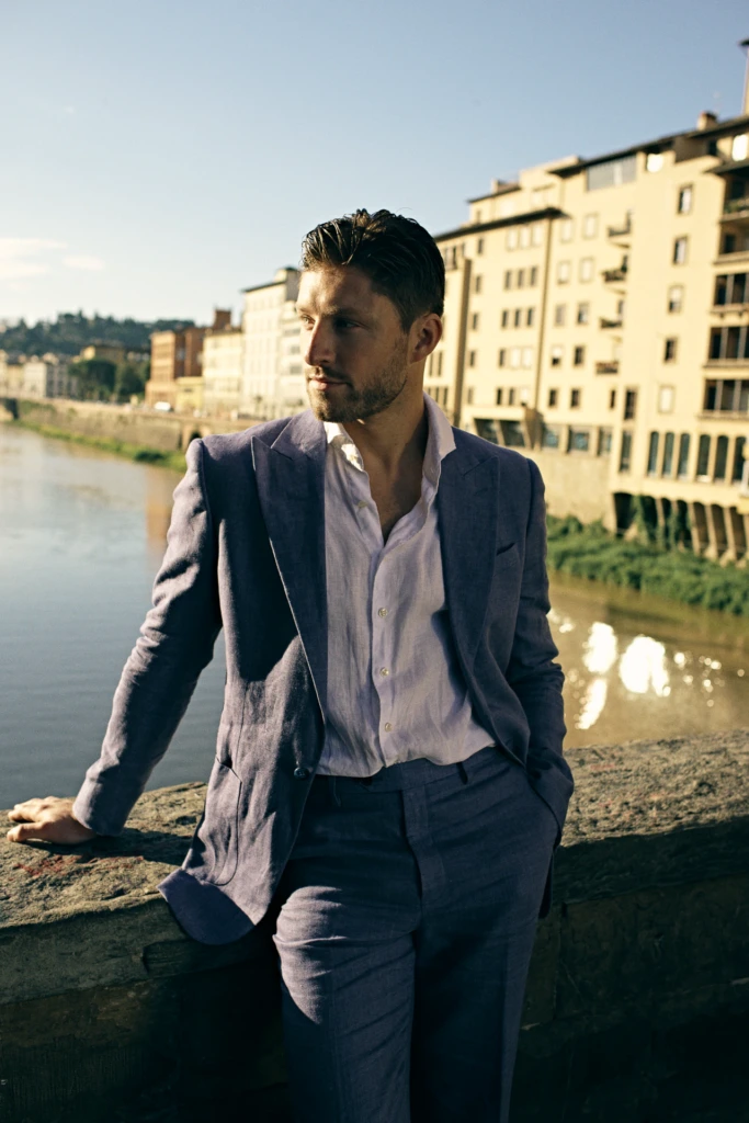 Hockerty campaign look framed by Florentine architecture -- fashion lifestyle photography in Florence