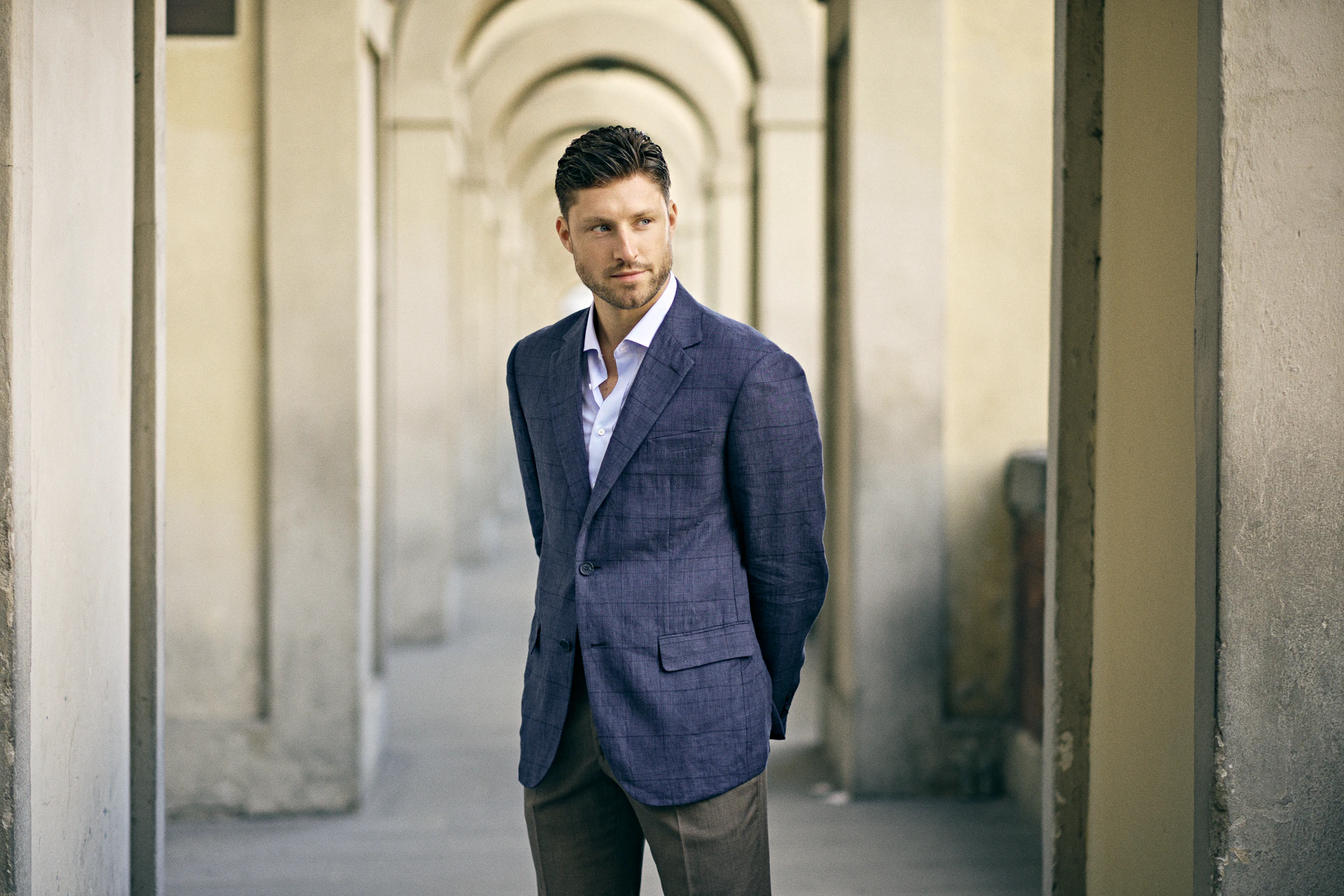 Hockerty campaign cover portrait, early summer Florence morning -- fashion lifestyle photography by Alessandro Michelazzi