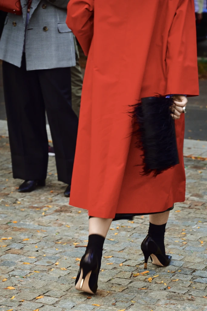 Street style look photographed during Milano Fashion Week, September 2025