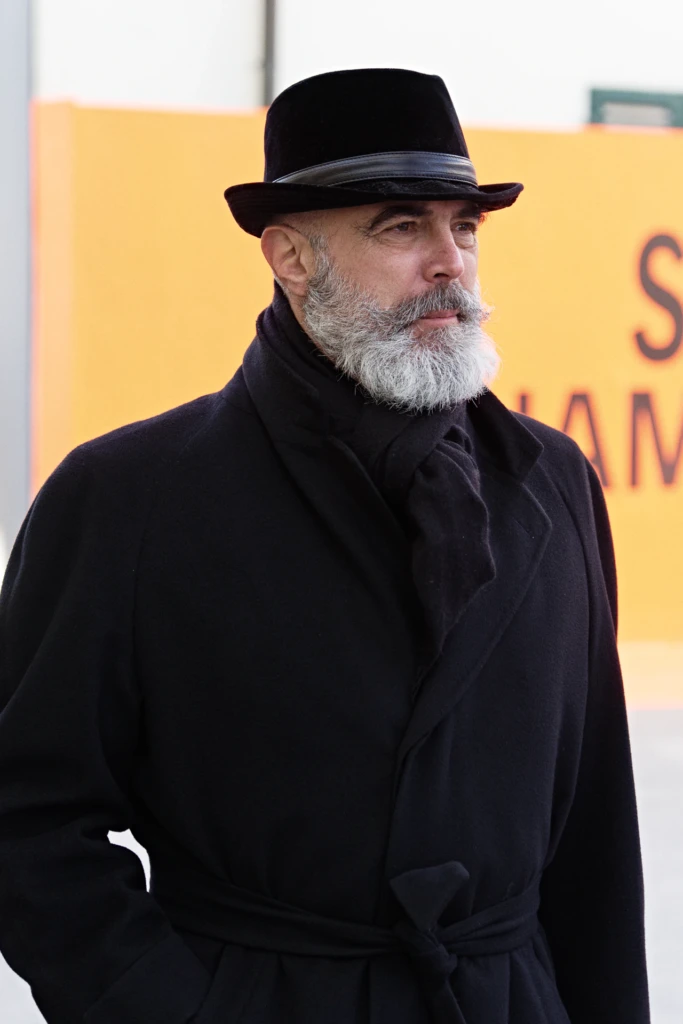 Menswear street style at Pitti Immagine Uomo 107, Florence — arrivals and outfits outside the Fortezza da Basso, image 019.