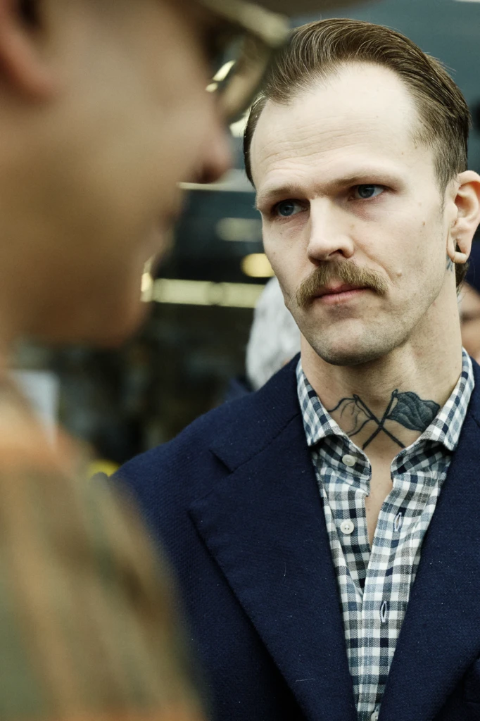 Street style look photographed at the Pitti Immagine Uomo 109 fair, Fortezza da Basso, Florence (look 65)