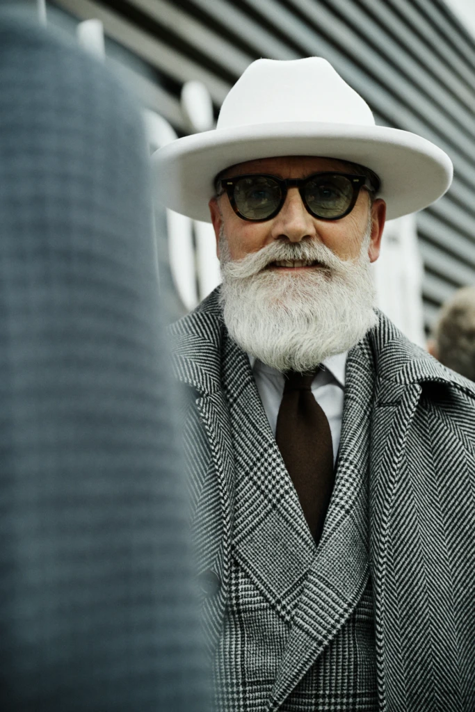 Street style look photographed at the Pitti Immagine Uomo 109 fair, Fortezza da Basso, Florence (look 70)