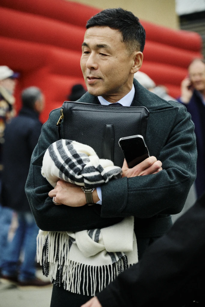 Street style look photographed at the Pitti Immagine Uomo 109 fair, Fortezza da Basso, Florence (look 81)