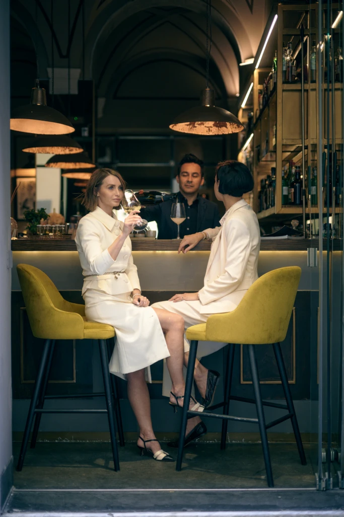 Elegant table setting at Oggi Firenze restaurant