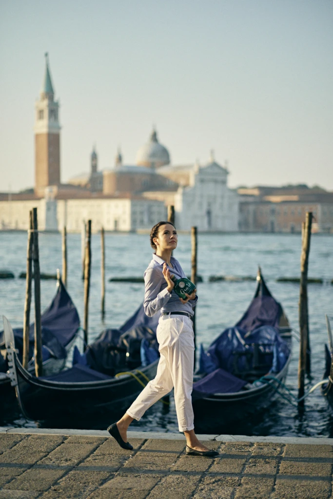Bonollo Grait lifestyle campaign close-up in Venice — commissioned photography by Alessandro Michelazzi