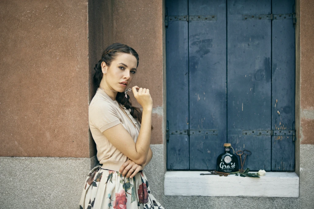 Bonollo Grait lifestyle campaign close-up in Venice — commissioned photography by Alessandro Michelazzi