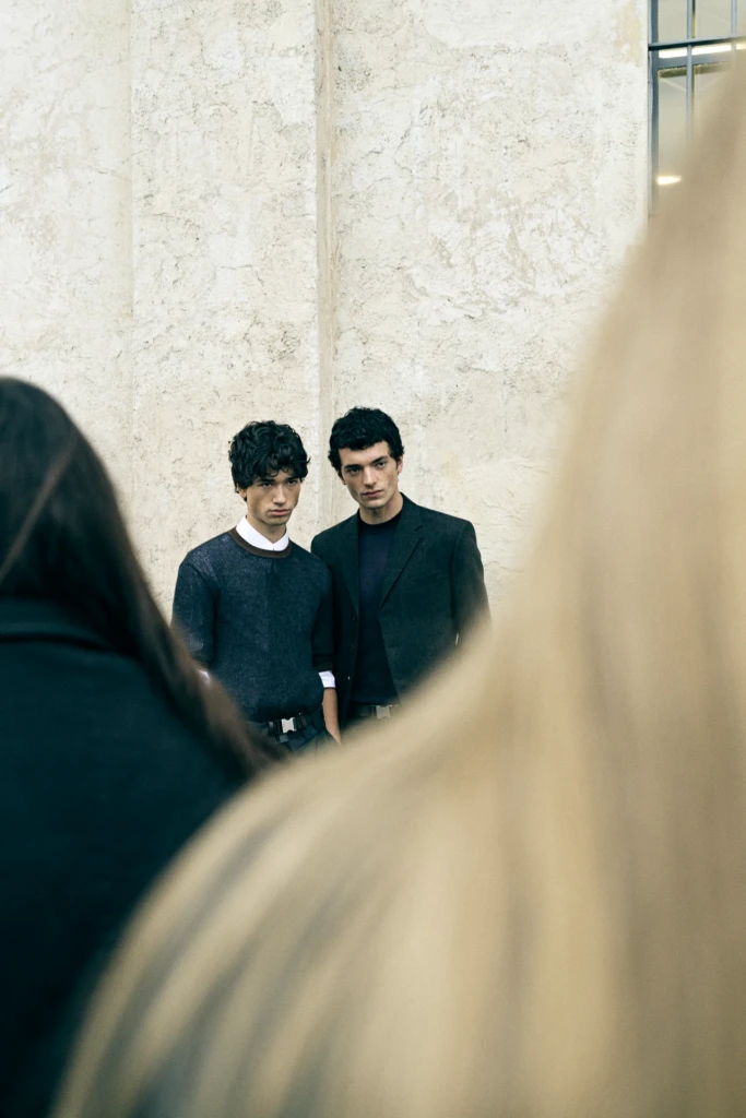 Milano Fashion Week January candid moment — photography by Alessandro Michelazzi